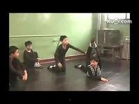 压腿痛苦训练视频,压腿痛苦训练全过程揭秘